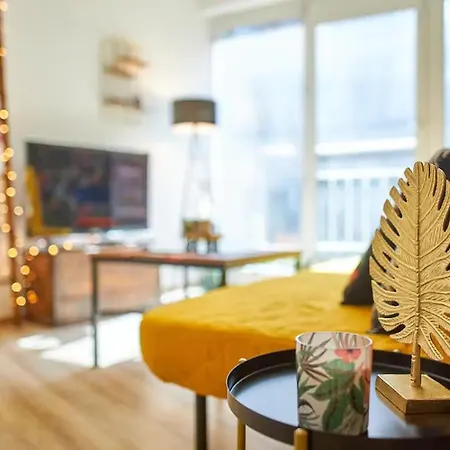 Stylish Next To Castle, Location アパート *