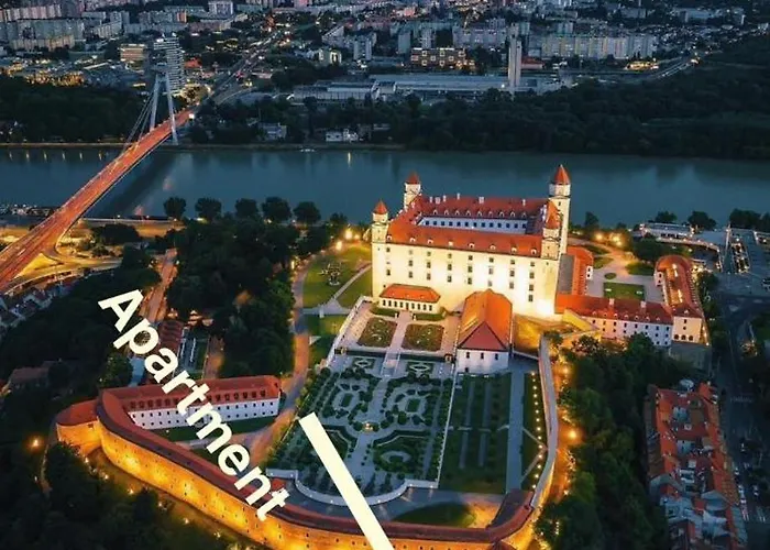 Stylish Next To Castle, Location